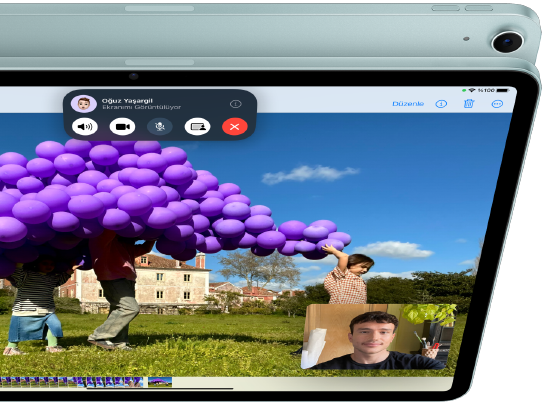 12 MP Ultra Geniş ön kameraya sahip iPad Air, FaceTime’da SharePlay özelliğini gösteriyor